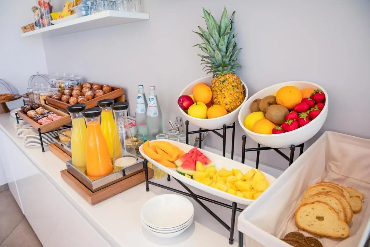 Hotel Baby Rimini 4*,  Italie
